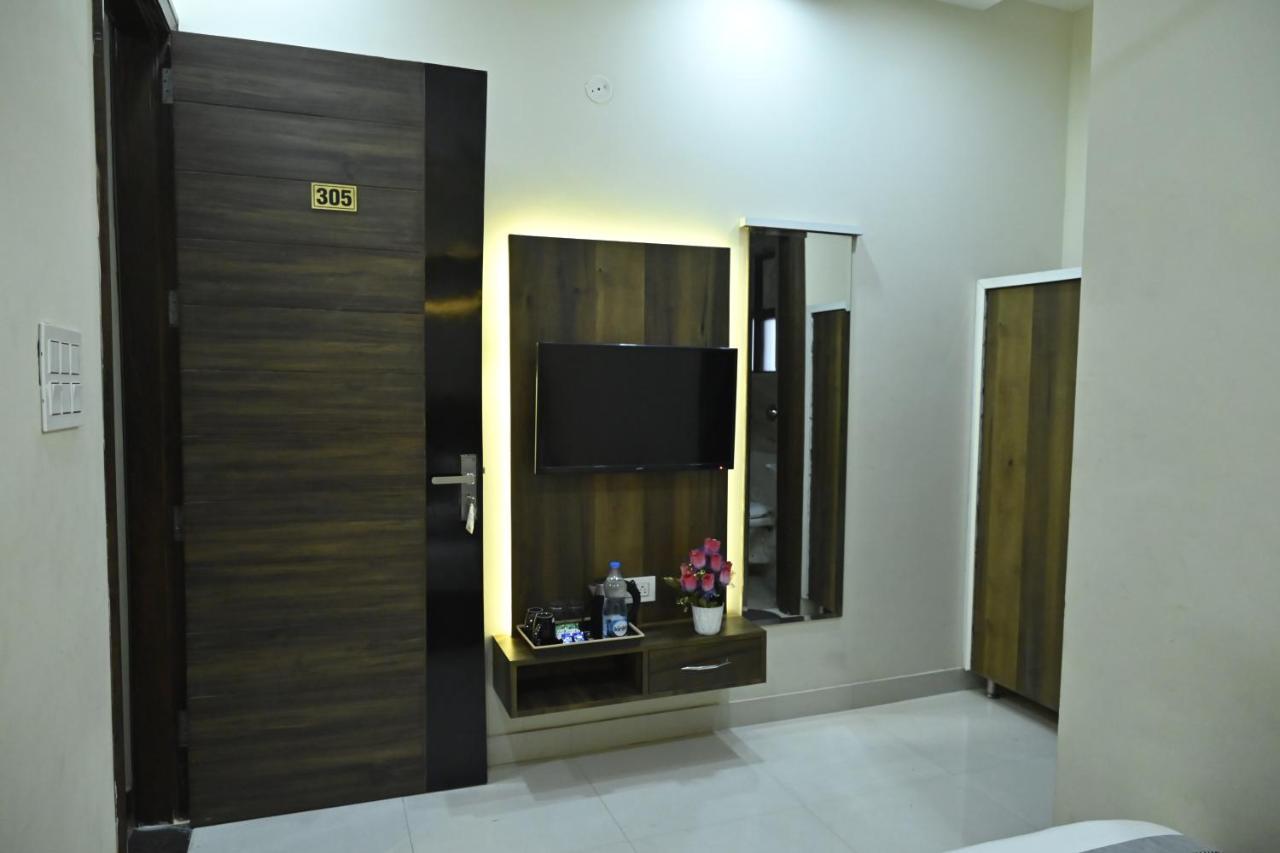 Guntas Residency Hotel Amritsar Exterior foto