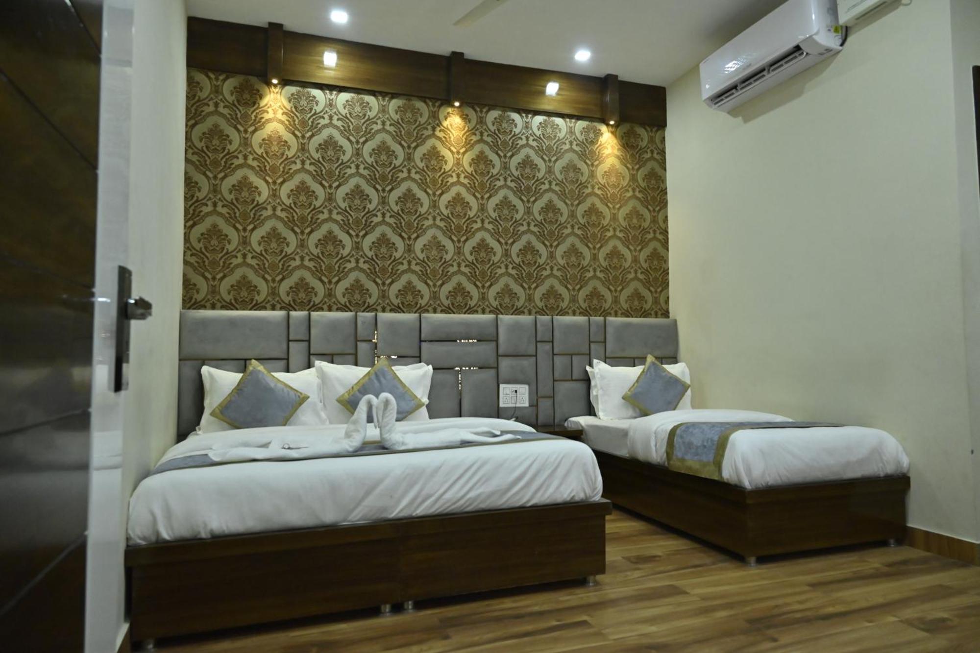 Guntas Residency Hotel Amritsar Exterior foto